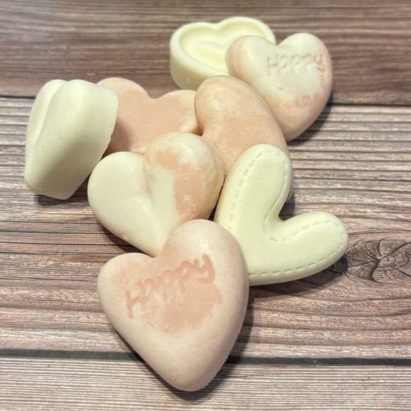 Hand crafted artisan heart soaps set - close out deal - Picture 4 of 4